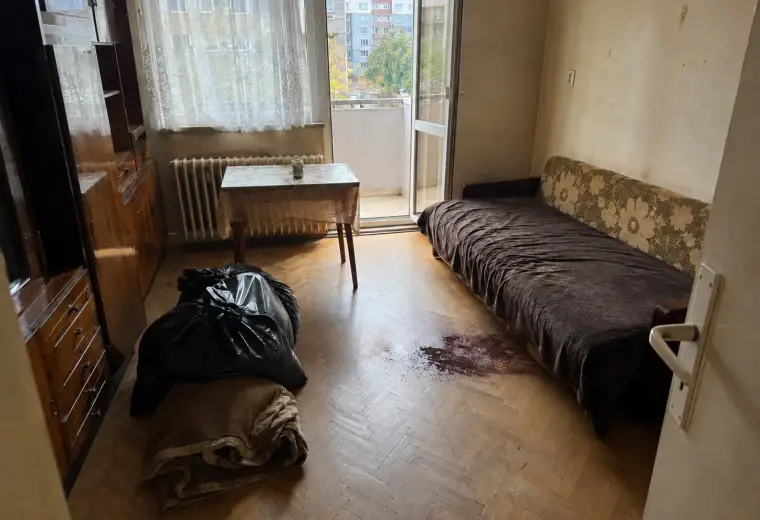 Почистване на кръв след инцидент в Сухата река